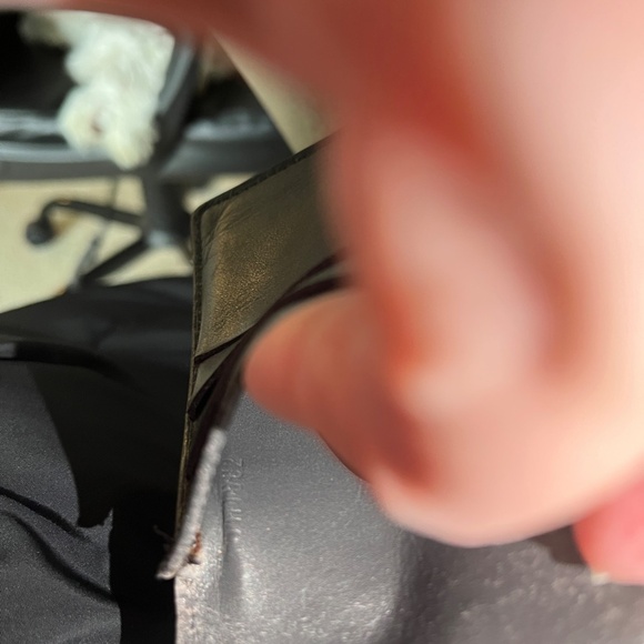 LOUIS VUITTON Porte-Tresor International Black Monogram Matte Wallet Crossbody - Picture 13 of 16